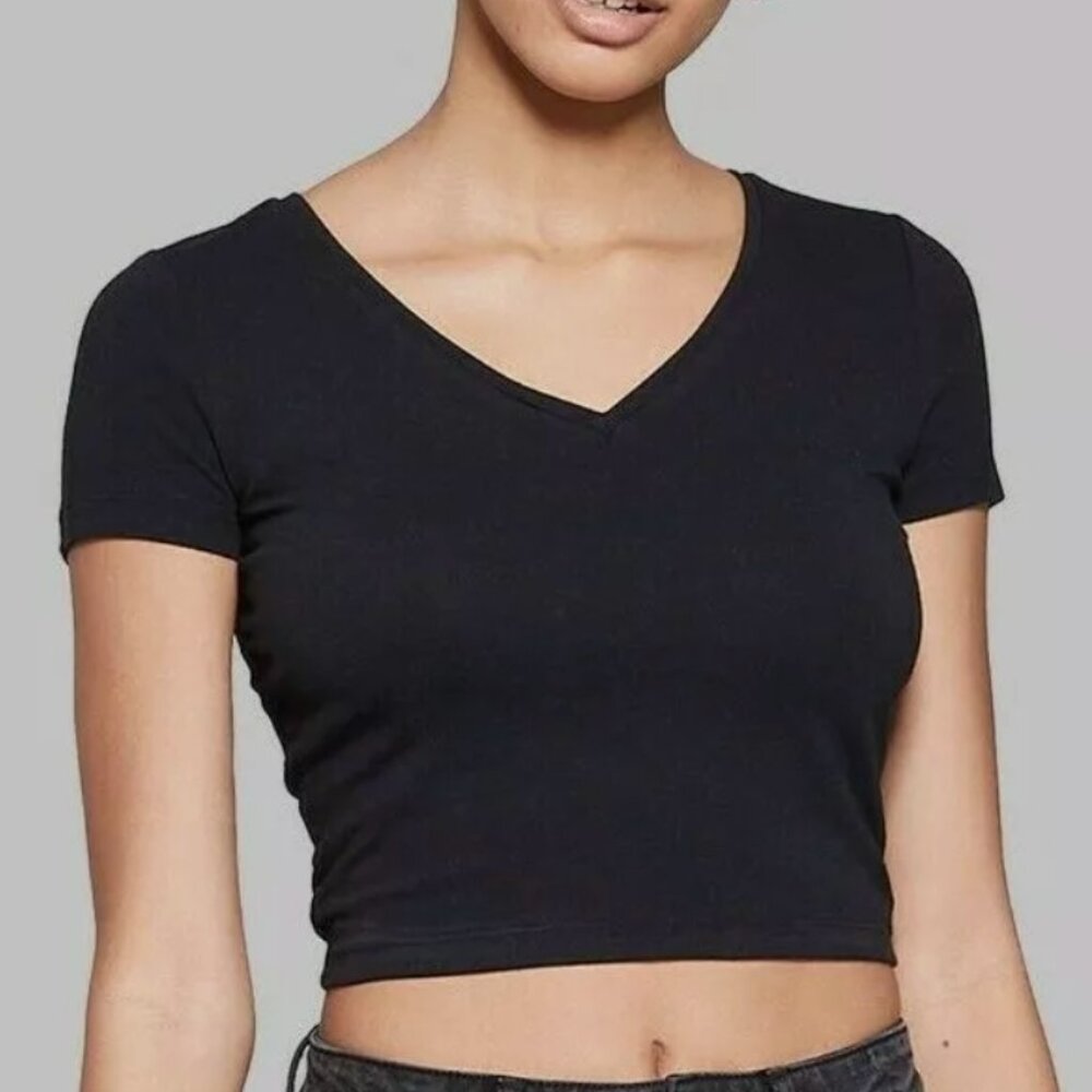 Wild Fable Women's Short Sleeve V Neck Cropped T Shirt Size S
